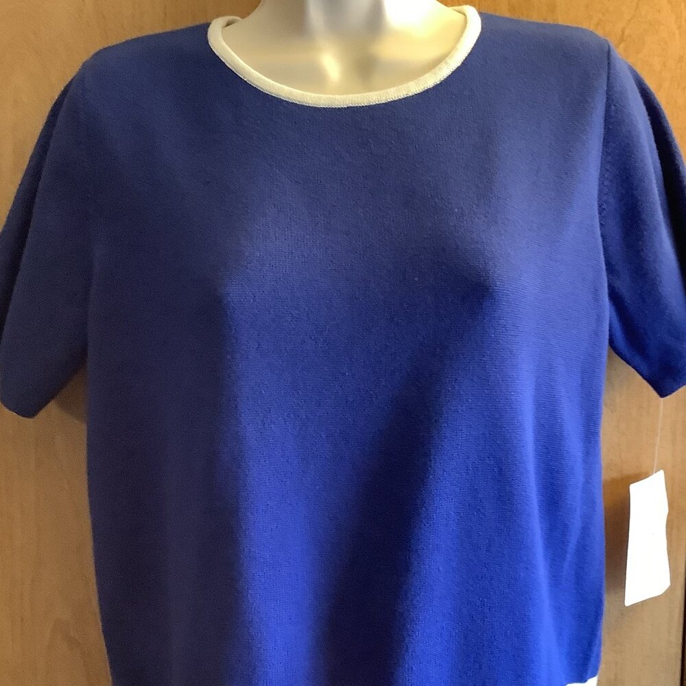 NWT Liz Claiborne Short Sleeve Sweater Size:  Petite Small